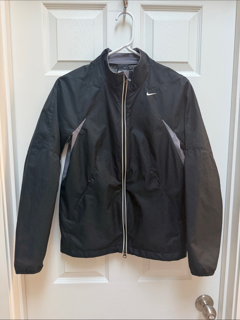 Nike Women’s Black lightweight Jacket Windbreaker S(4-6)